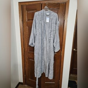 Hammacher Schlemmer Aerospin Robe L